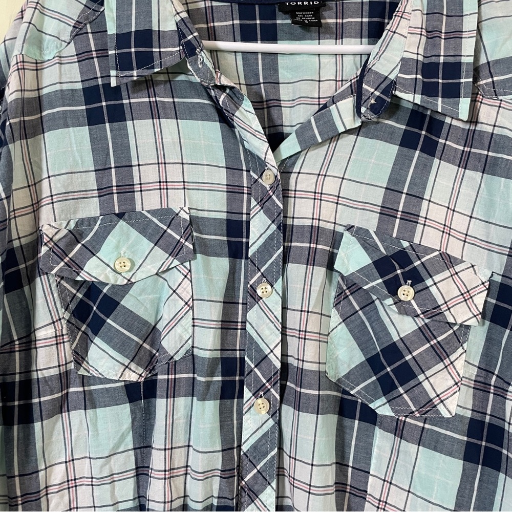 torrid Plaid Camp Shirt Plaid Alike Blue Button Front Button Sleeves Plus Size 5 - Picture 5 of 14